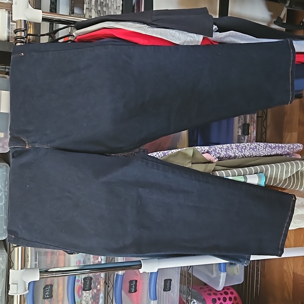 18 W womens dark jeans